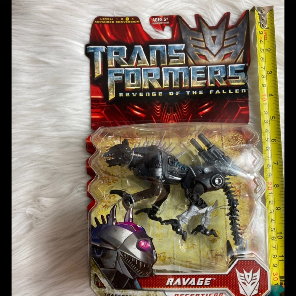 Transformers Revenge of the Fallen Deluxe Class Ravage Action Figure